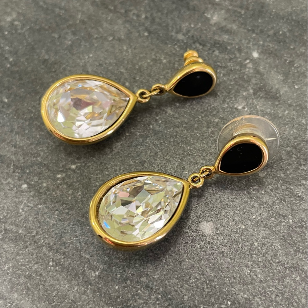 Vintage Trifari Gold Black Teardrop Crystal Dangly Earrings - Picture 4 of 7